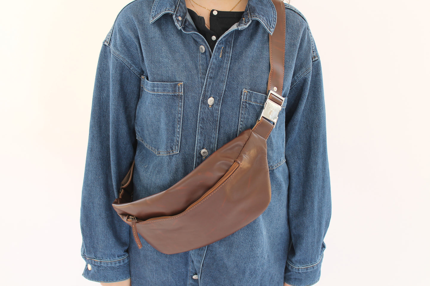 Wanderer Sling Bag